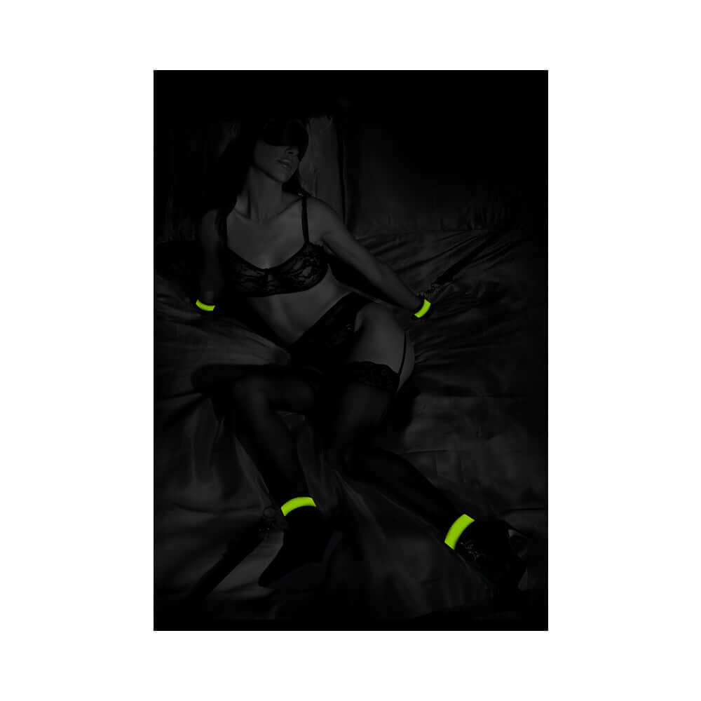 Ouch! Glow in the Dark Bed Bindings Restraint Kit Neon Green