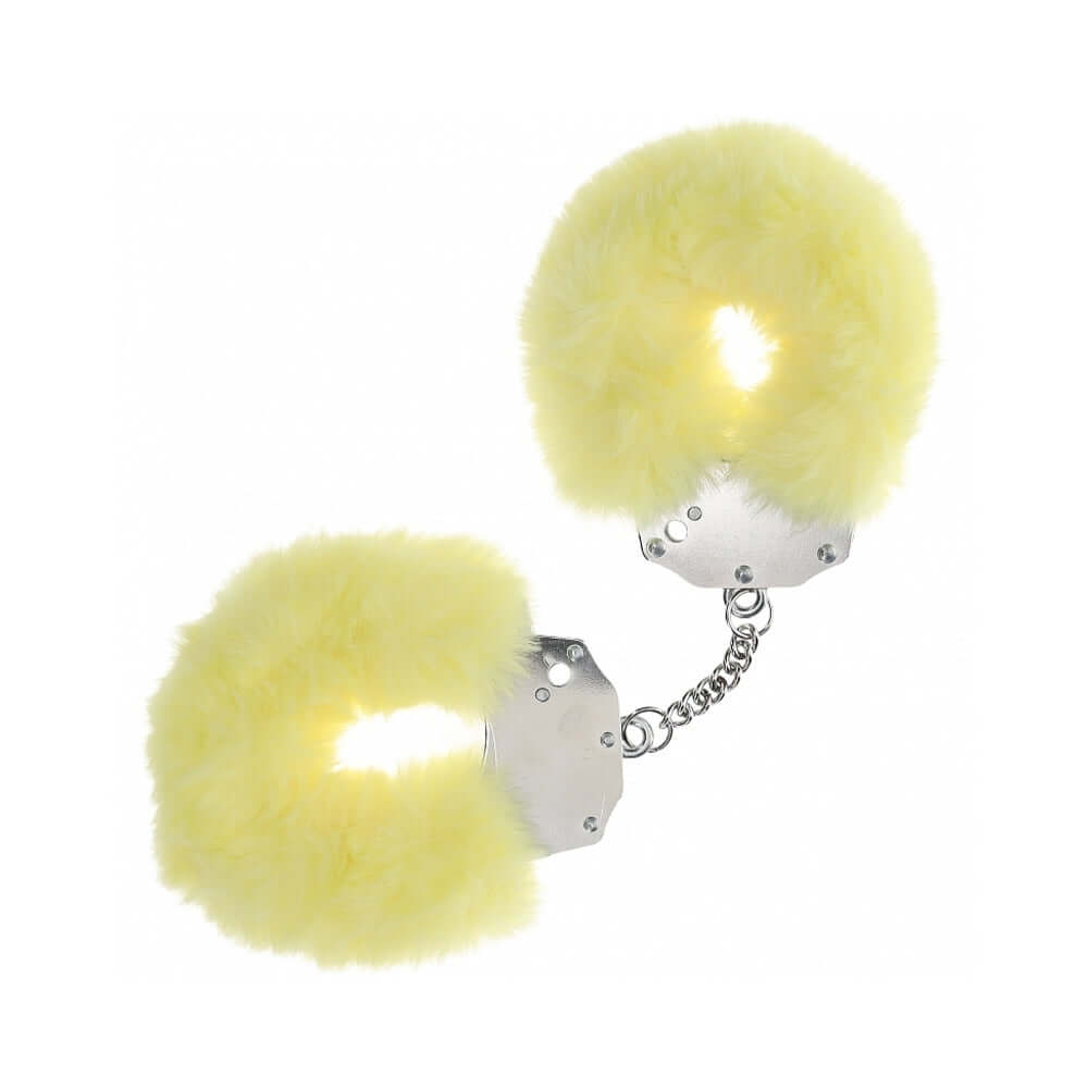 Ouch Heavy-Duty Fluffy Handcuffs Yellow with soft yellow fur and silver chain for playful intimacy.