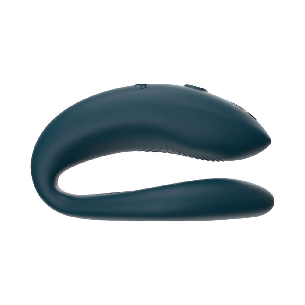We-Vibe Sync O Remote Control Couples Vibrator Velvet Green side view, featuring a flexible design for couples' intimacy.