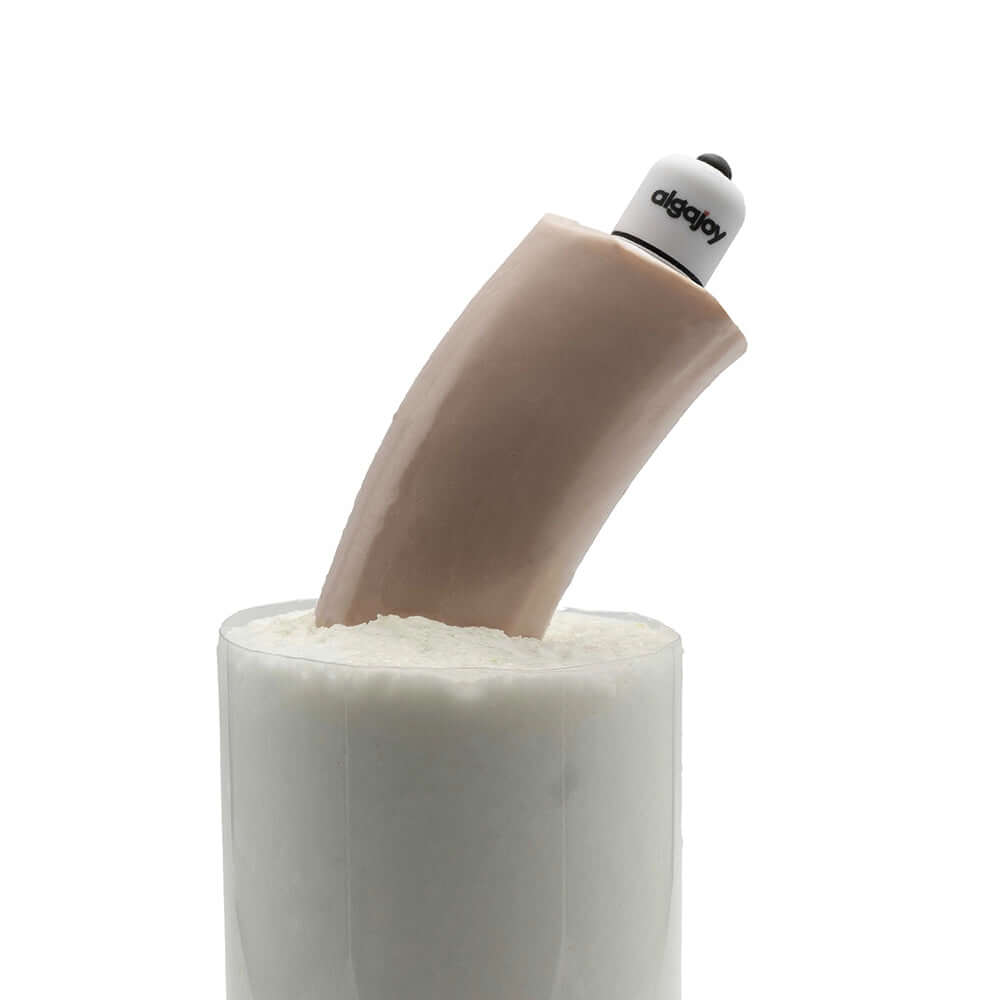 Bananakit Casting Silicone Pink Refill creating lifelike casts with realistic detail in a white container.