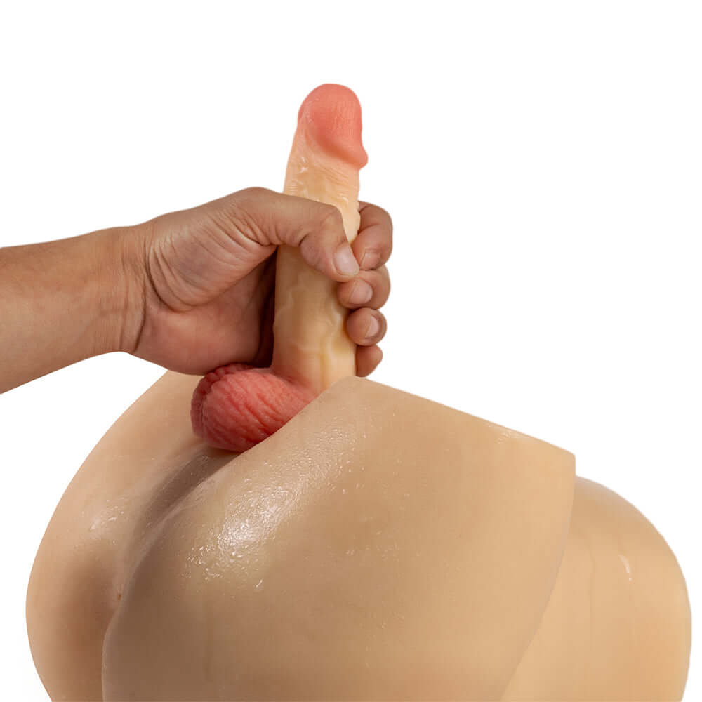Camtoyz Raw Torso Naysa Piel Clara Beige showcasing realistic detailing with light beige skin tone.