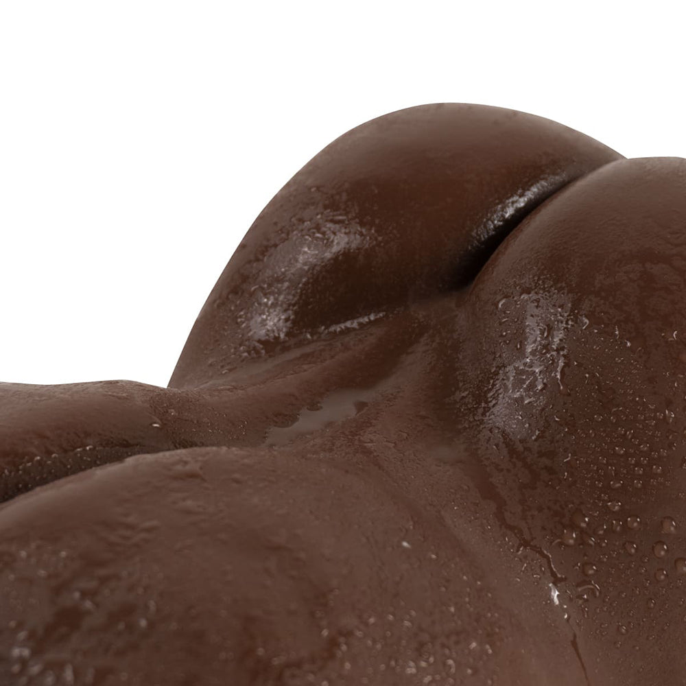 Camtoyz Raw Torso Masculino Nygel Piel Oscura Chocolate close-up view highlighting its realistic features.