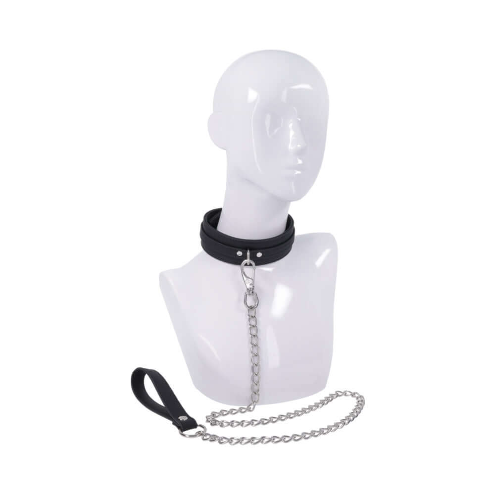 Sportsheets Signature Midnight Muse Collar & Leash featuring soft silicone, sleek silver hardware, and detachable chain leash.