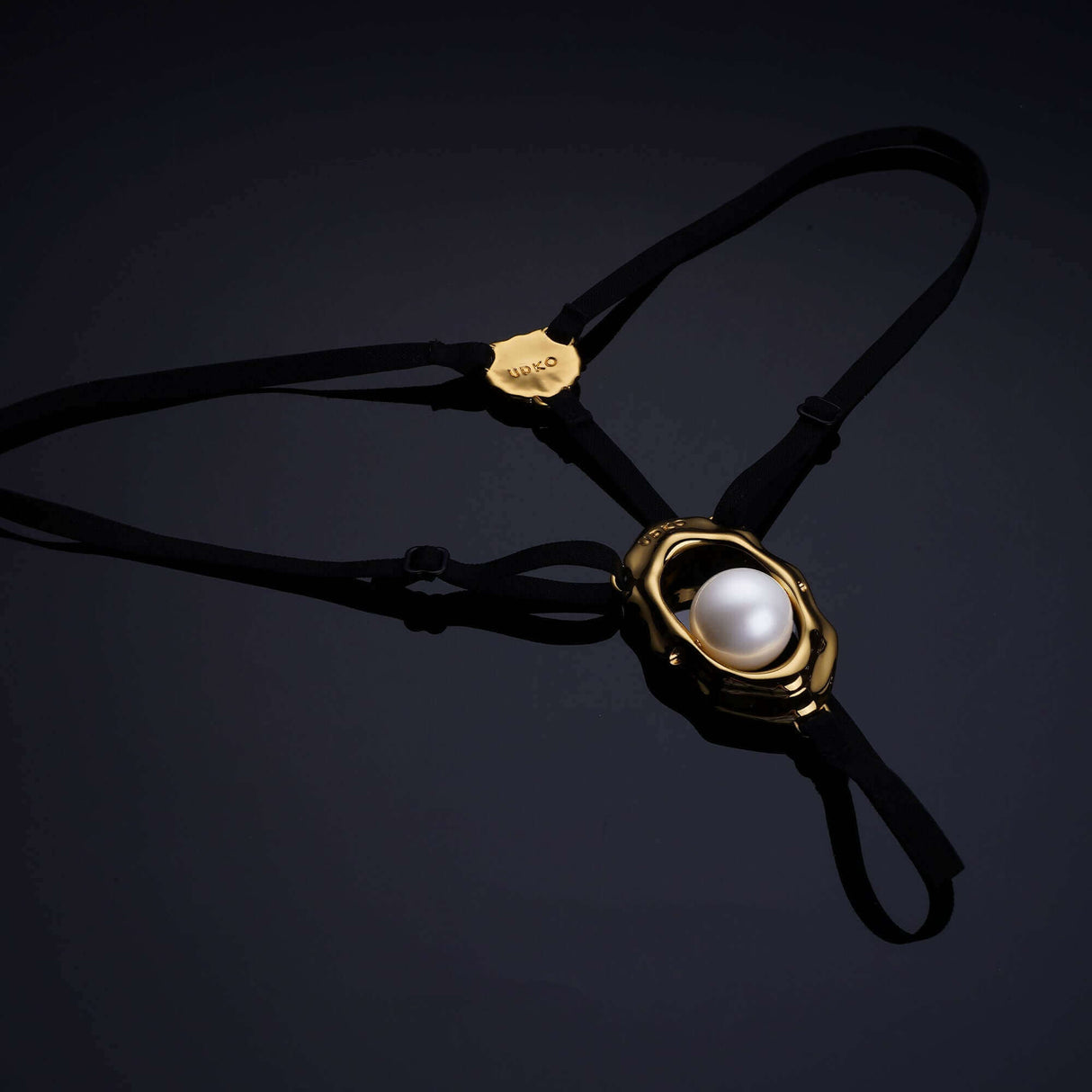 "Moist Eyes" G-string Clitoral Jewelry With Bead Stimulator