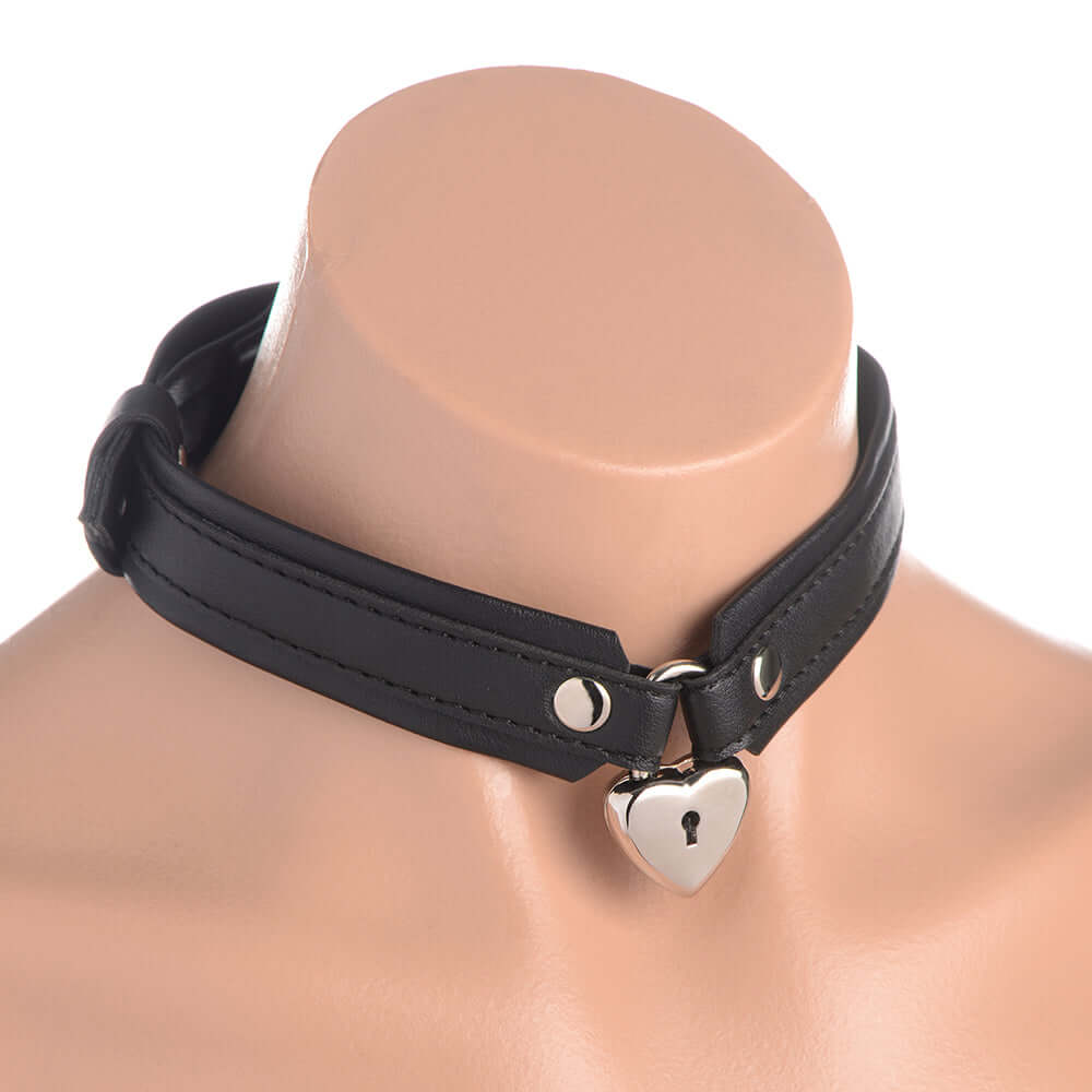 STRICT Locking Heart Collar