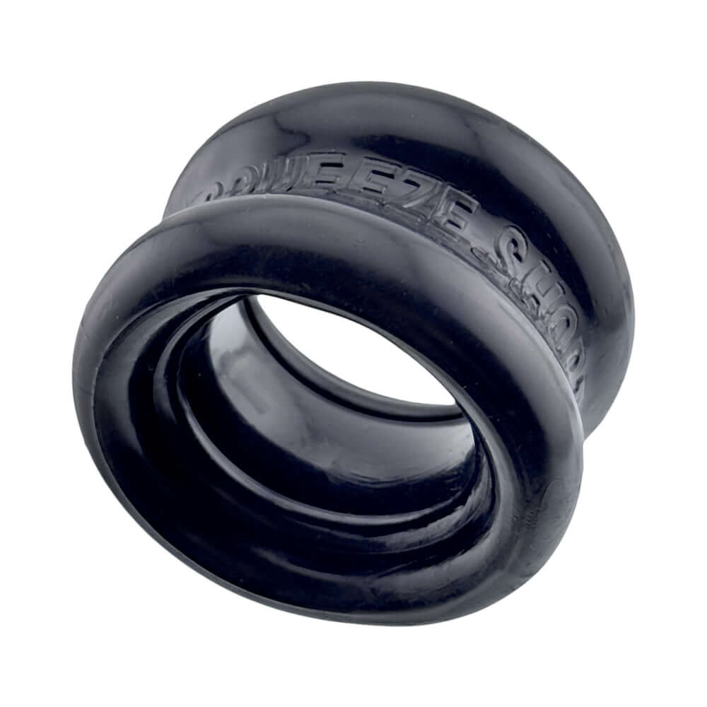 Oxballs Squeeze Short Ballstretcher Black, compact ball stretcher designed for a secure stretch with a shorter profile.