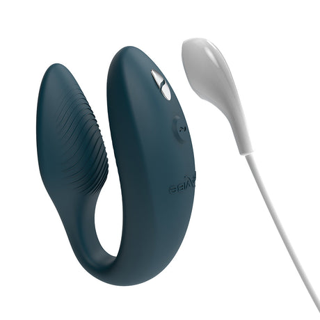 We-Vibe Sync 2 Remote Control Couples Vibrator Green Velvet with remote control and ergonomic design.