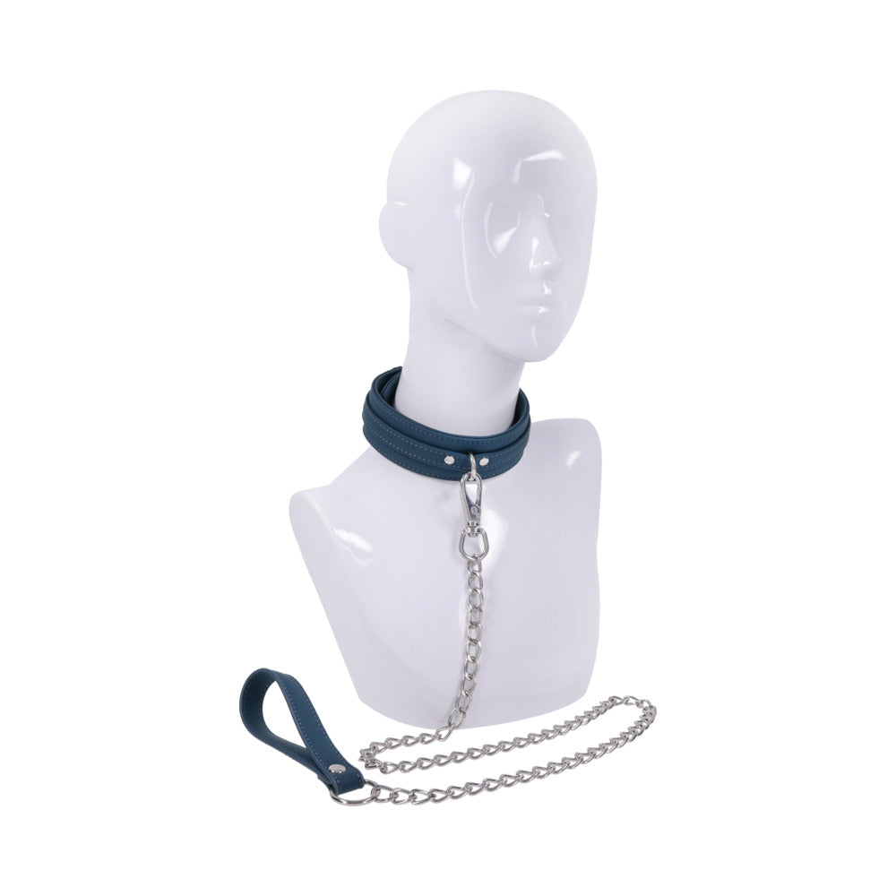 Sportsheets Signature Twilight Tease Collar & Leash on a mannequin showcasing its elegant design and silver hardware.